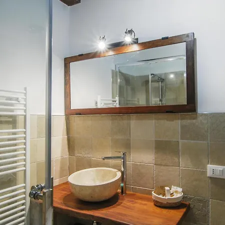 Gorgeous In Loc Avenale, Cingoli