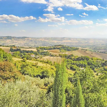 Ferienhaus Gorgeous In Loc Avenale, Cingoli Avenale