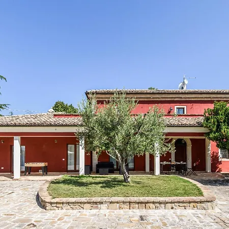 Ferienhaus Gorgeous In Loc Avenale, Cingoli Avenale