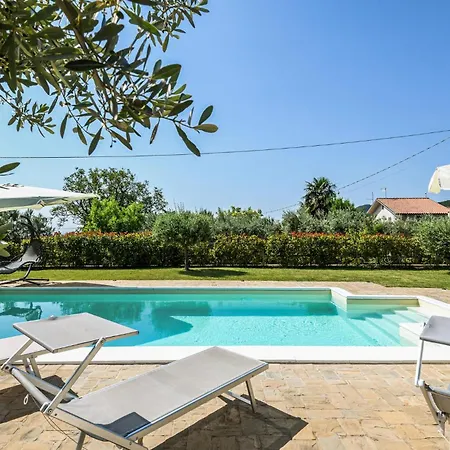 Gorgeous In Loc Avenale, Cingoli