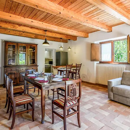 Gorgeous In Loc Avenale, Cingoli Ferienhaus